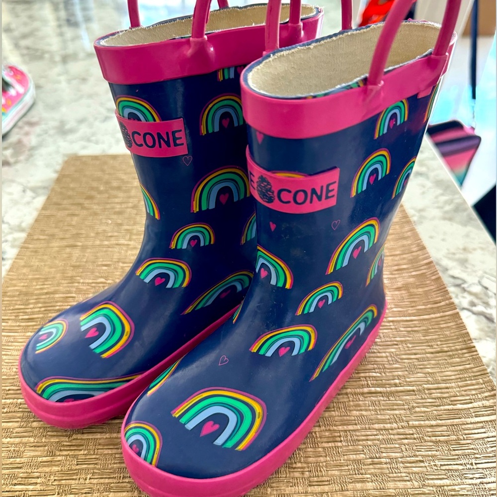 Lone Cone Hearts & Rainbows Rain Boots